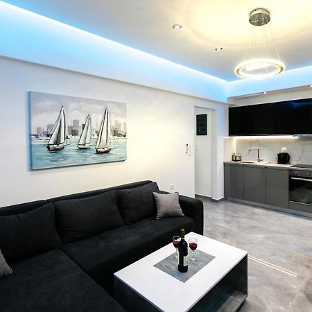 Luxury Shades Of Gray Apartment 레팀노 외부 사진