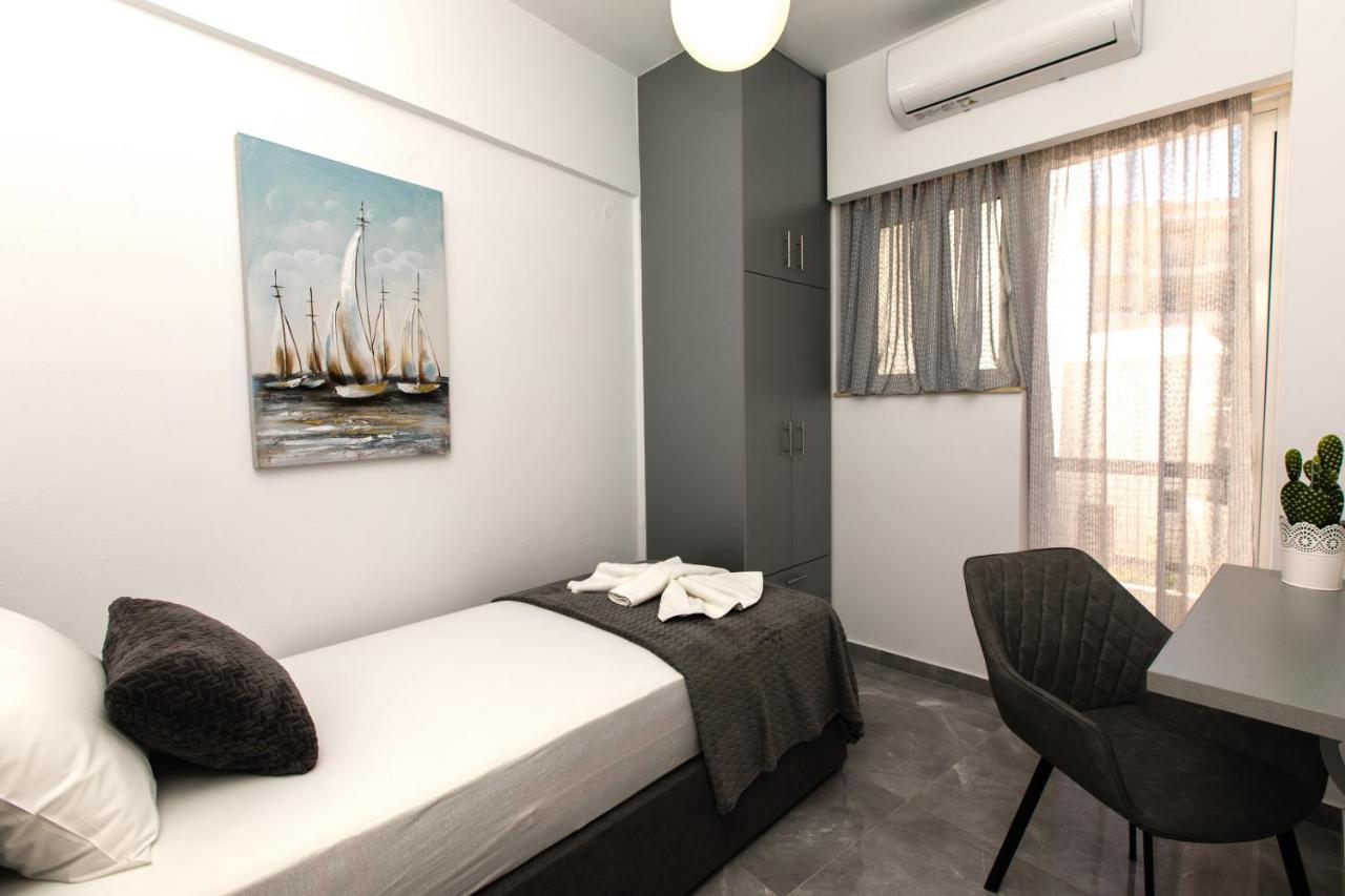 Luxury Shades Of Gray Apartment 레팀노 외부 사진