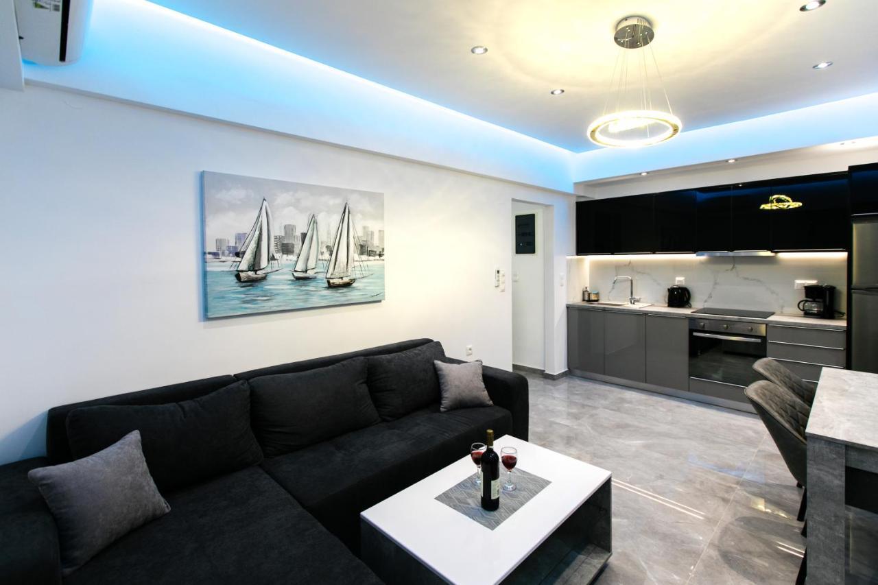 Luxury Shades Of Gray Apartment 레팀노 외부 사진