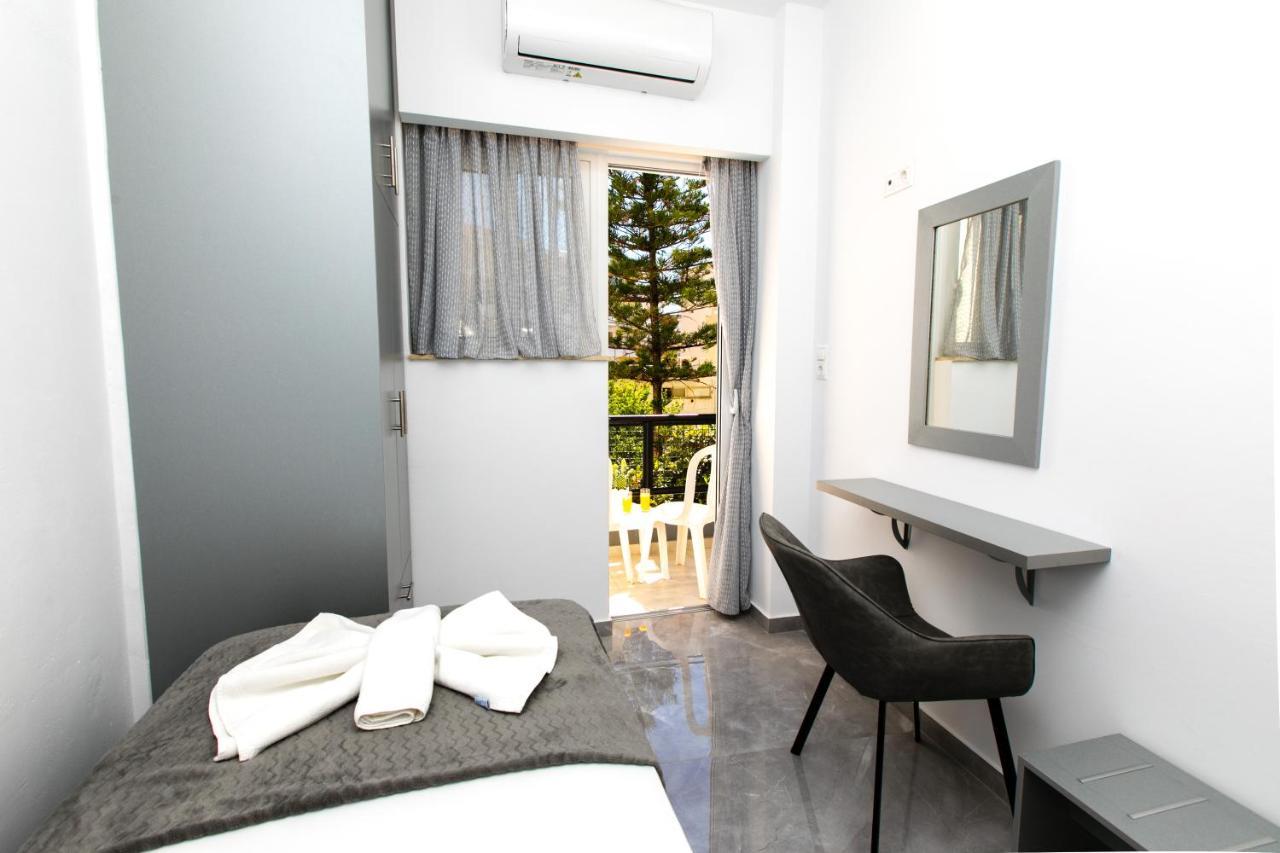 Luxury Shades Of Gray Apartment 레팀노 외부 사진